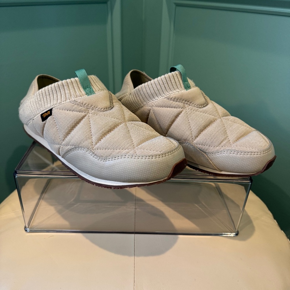 Teva ReEmber Shoes women’s size 10 TAN